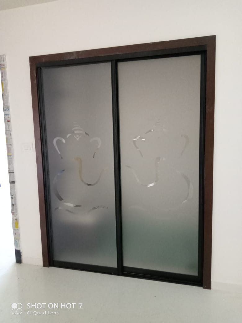 best-lacquer-glass-dealers-manufactuers-in-gurgaon-gurugram-best-lacquer-glass-designs-in-gurgaon-india